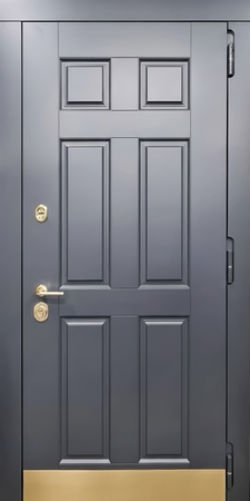 Металлическая утепленная термодверь с латунным отбойником и панелями МДФ цвета антрацит